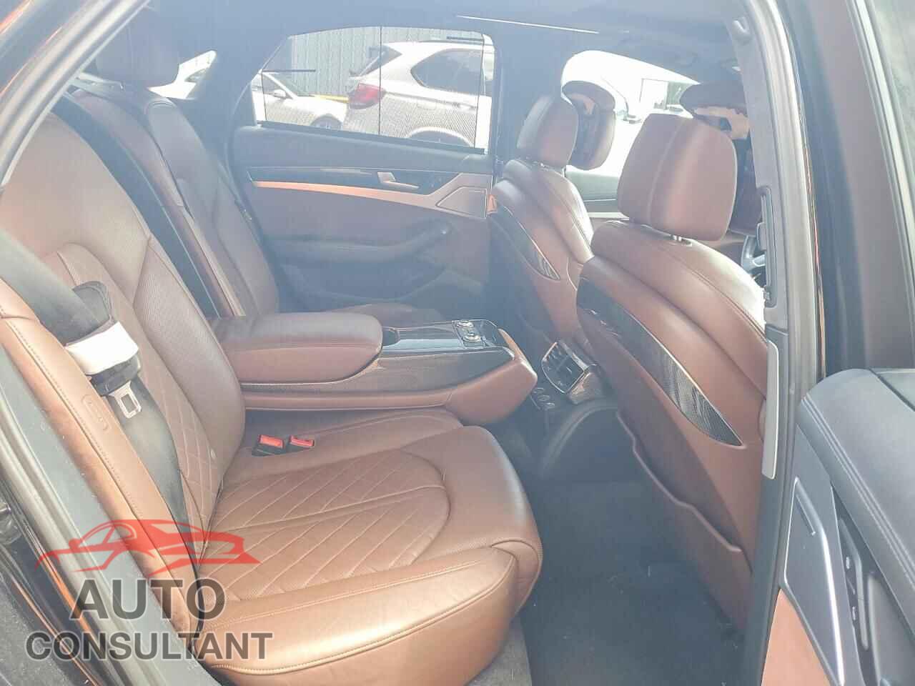 AUDI S8 2013 - WAUD2AFD1DN026673