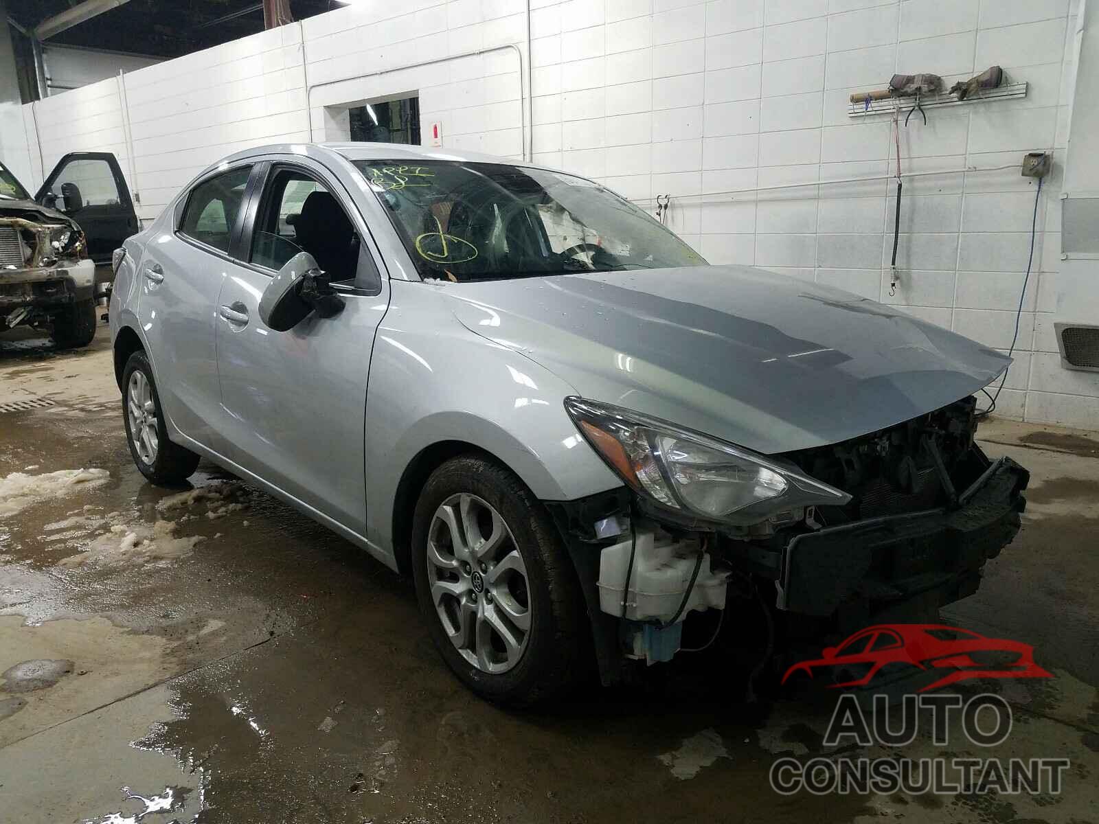 TOYOTA YARIS 2018 - 3MYDLBYV8JY325766