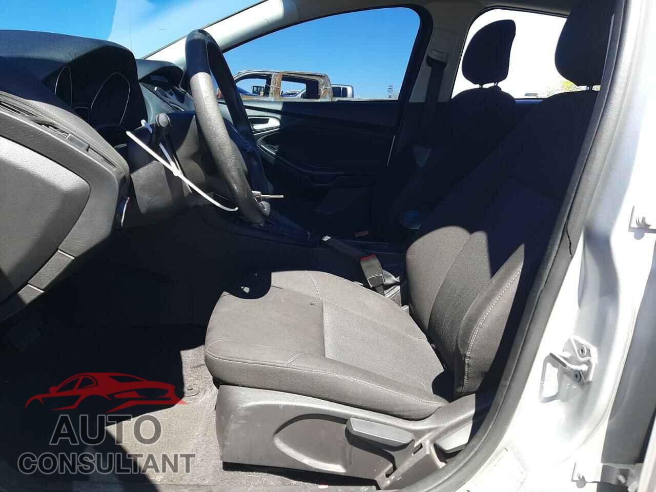 FORD FOCUS 2018 - 1FADP3K22JL206861