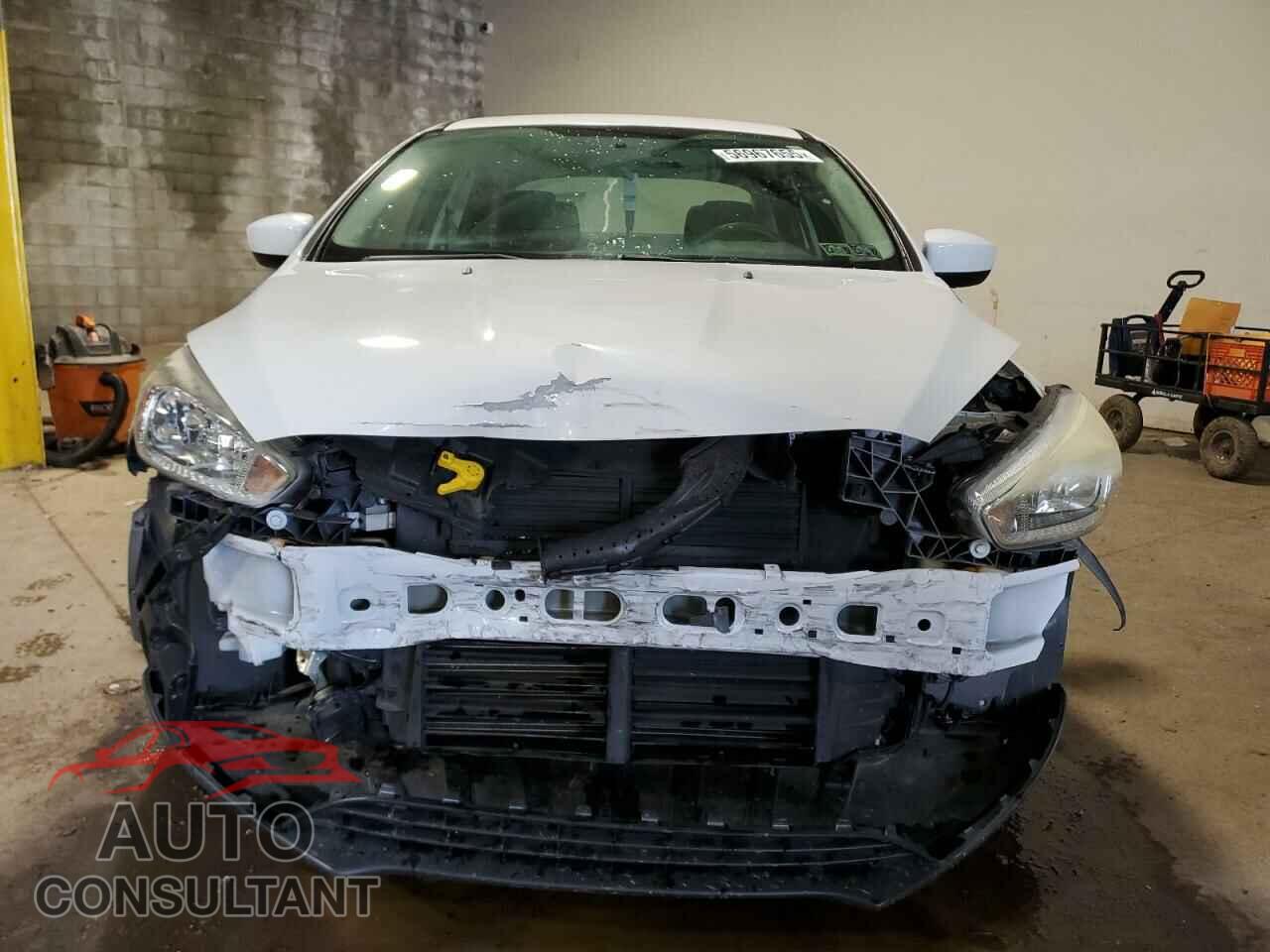FORD FOCUS 2018 - 1FADP3F24JL220612