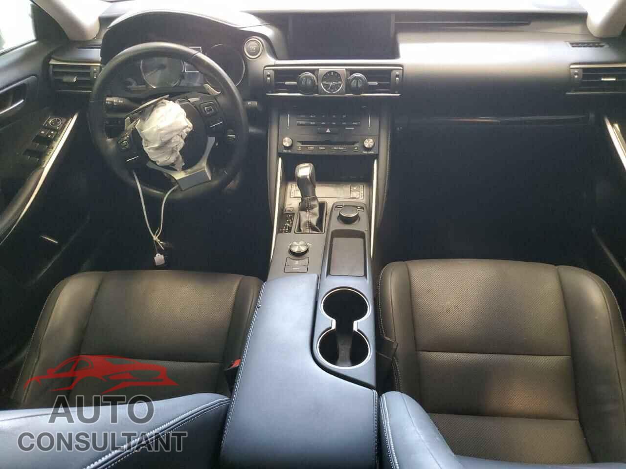 LEXUS IS 2017 - JTHBA1D29H5040985