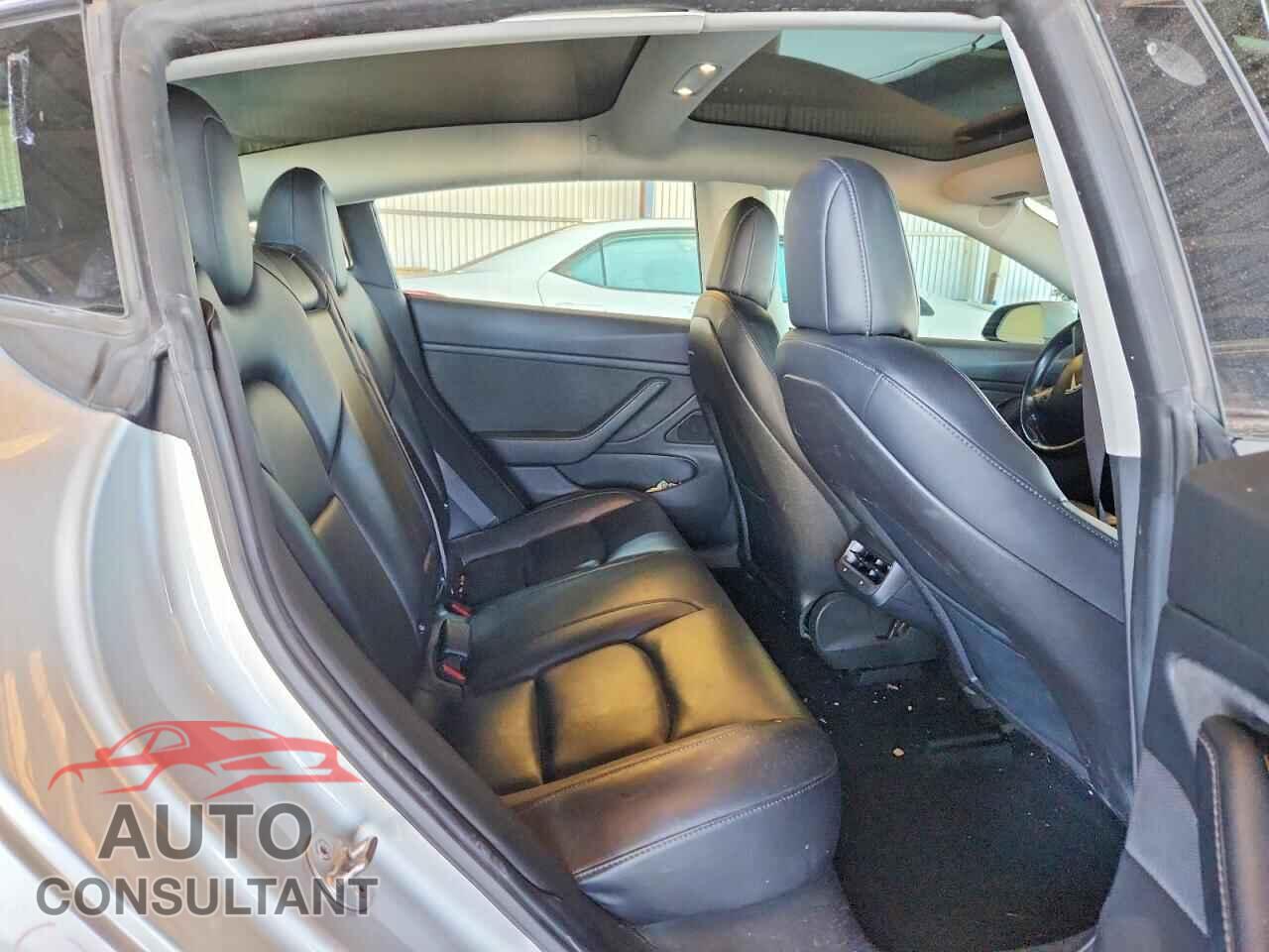 TESLA MODEL 3 2018 - 5YJ3E1EA1JF043979