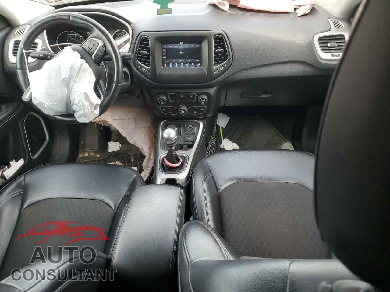 JEEP COMPASS 2017 - 3C4NJDBB1HT650656