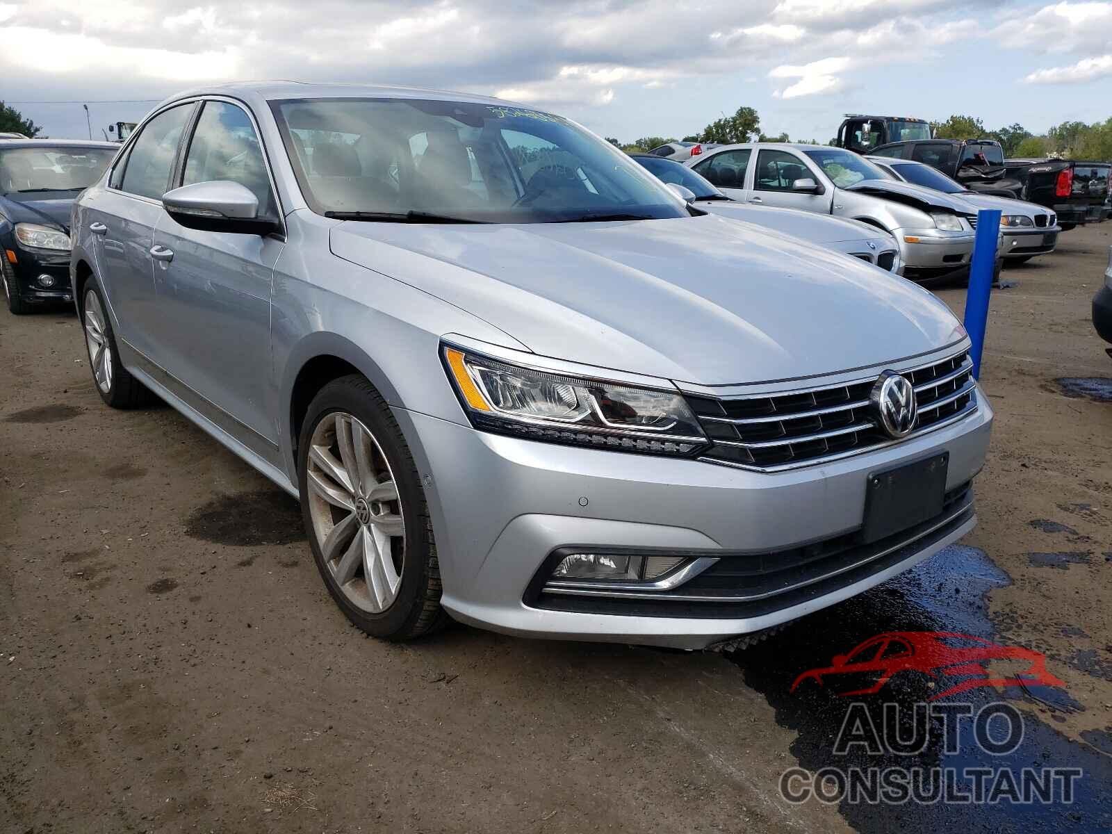 VOLKSWAGEN PASSAT 2018 - 1VWCA7A33JC004181