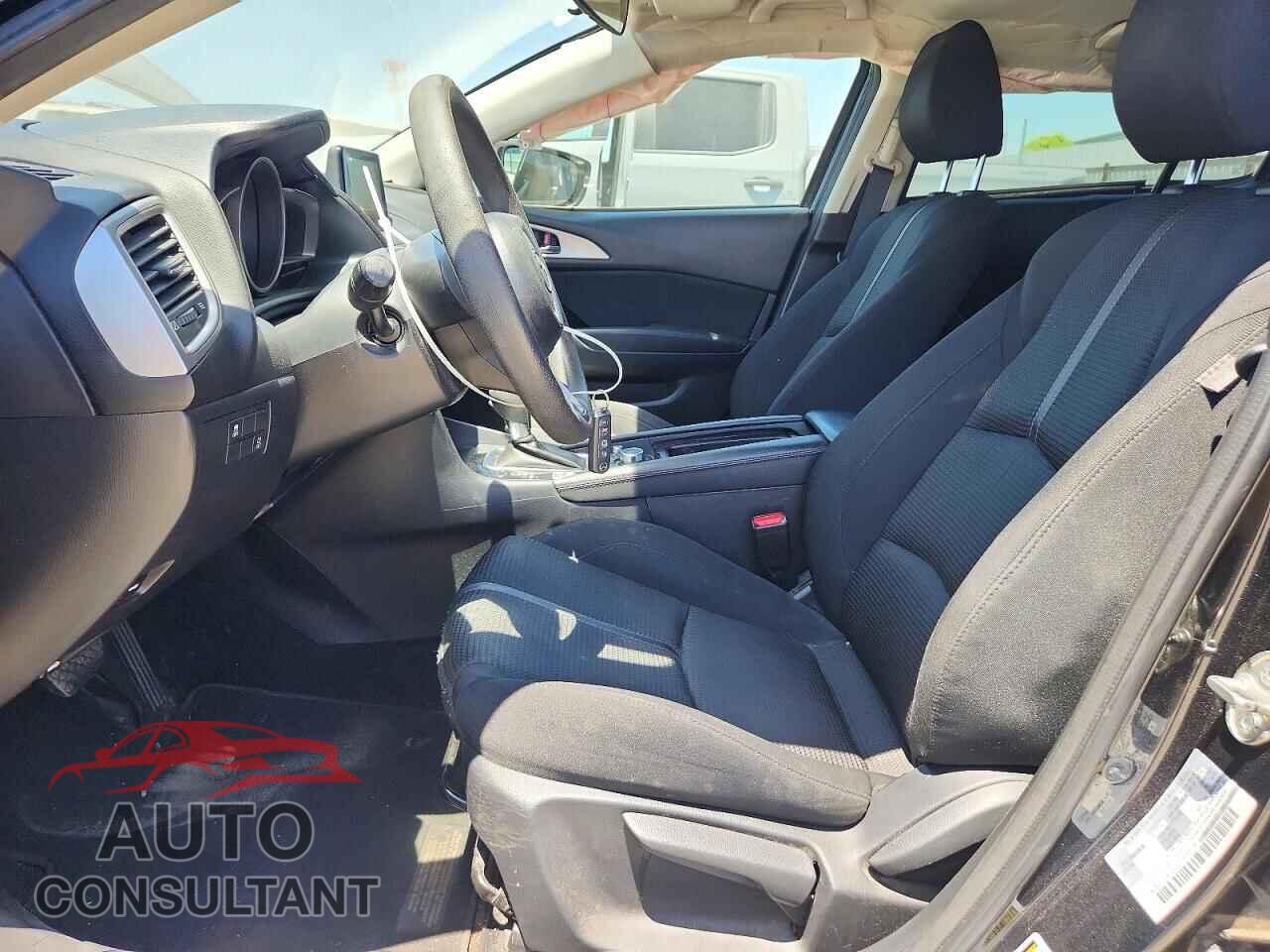 MAZDA 3 2018 - 3MZBN1U73JM197975