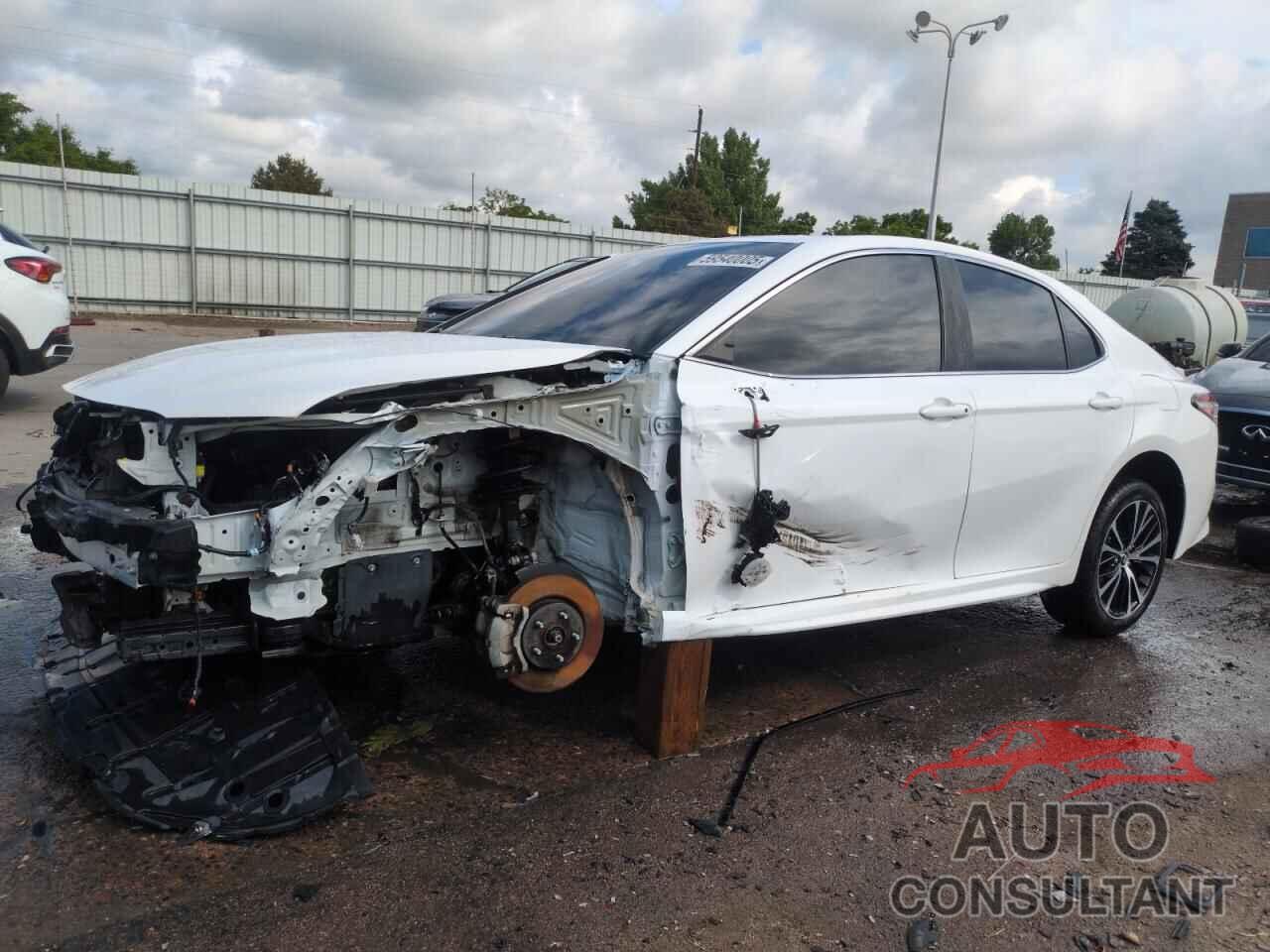 TOYOTA CAMRY 2020 - 4T1G11AKXLU944771