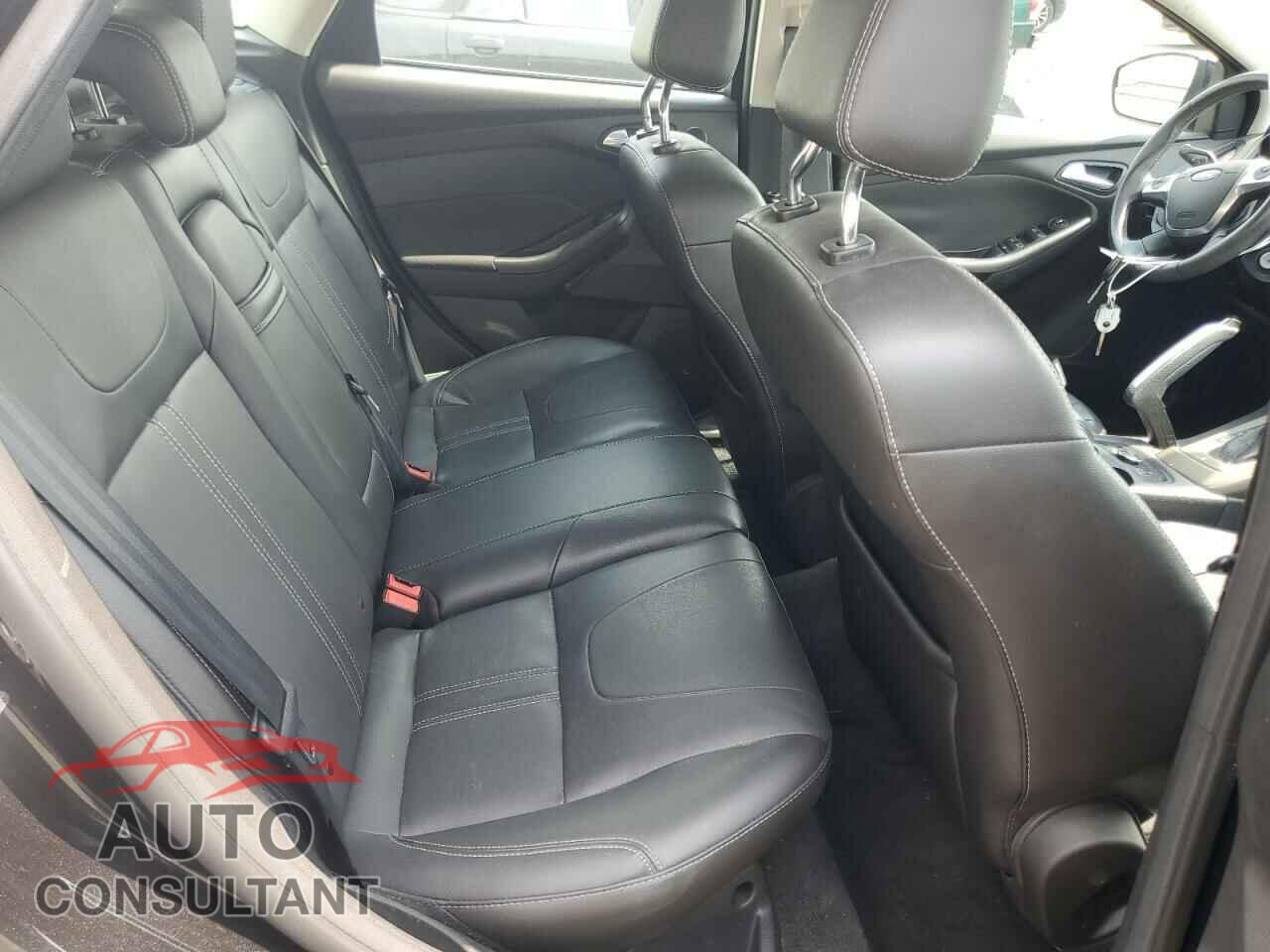 FORD FOCUS 2012 - 1FAHP3M23CL307165