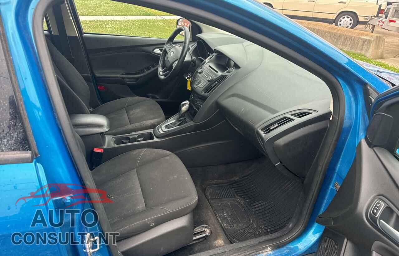 FORD FOCUS 2015 - 1FADP3F28FL379575