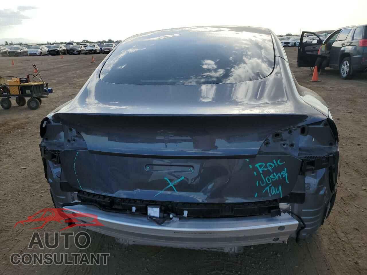 TESLA MODEL 3 2022 - 5YJ3E1EAXNF121004
