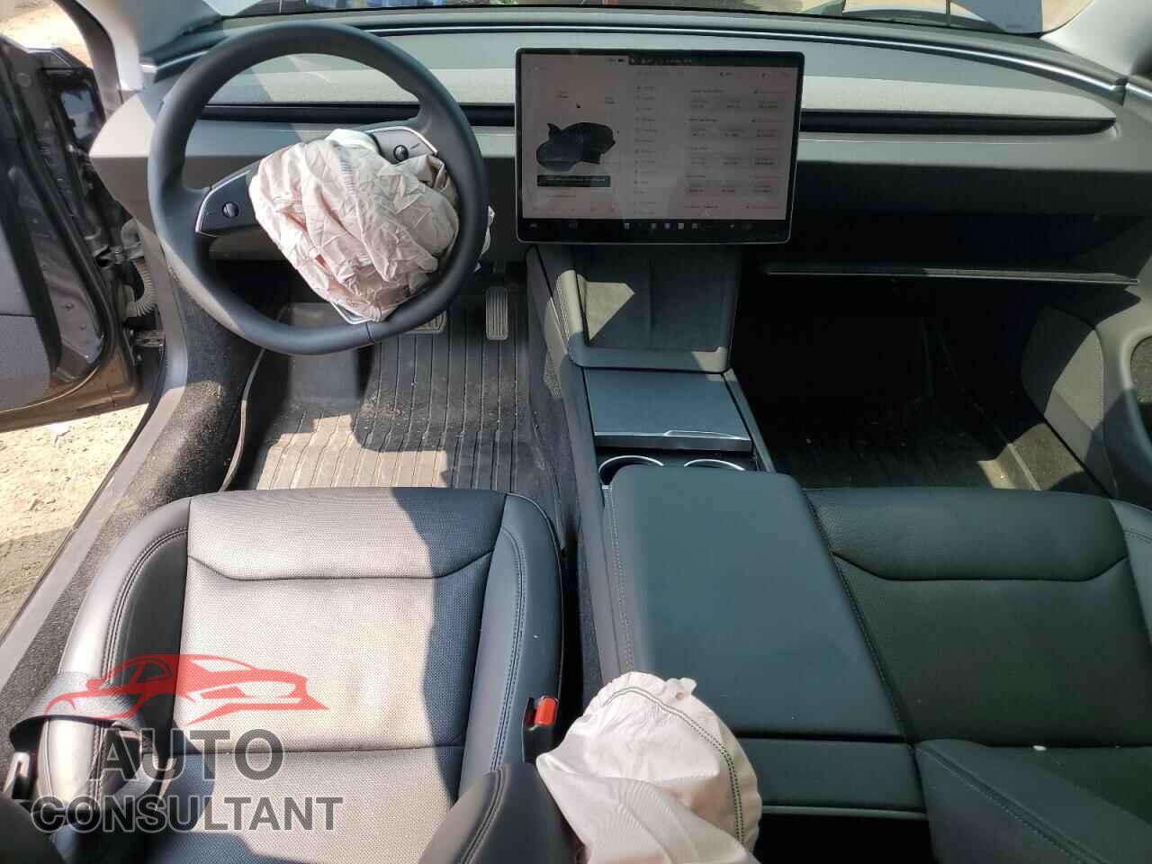 TESLA MODEL 3 2024 - 5YJ3E1EA9RF724709