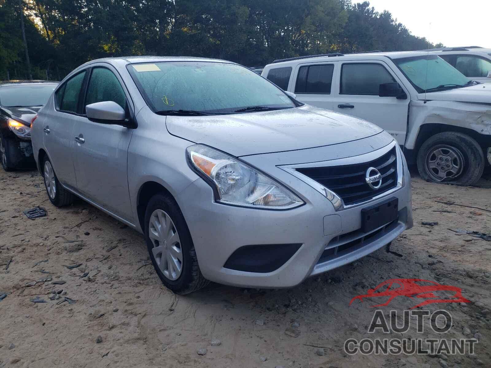 NISSAN VERSA 2019 - 3N1CN7AP7KL856195