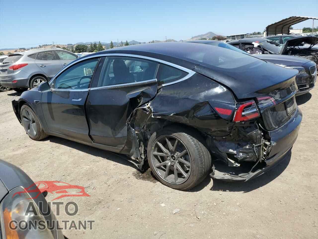 TESLA MODEL 3 2018 - 5YJ3E1EA0JF018684