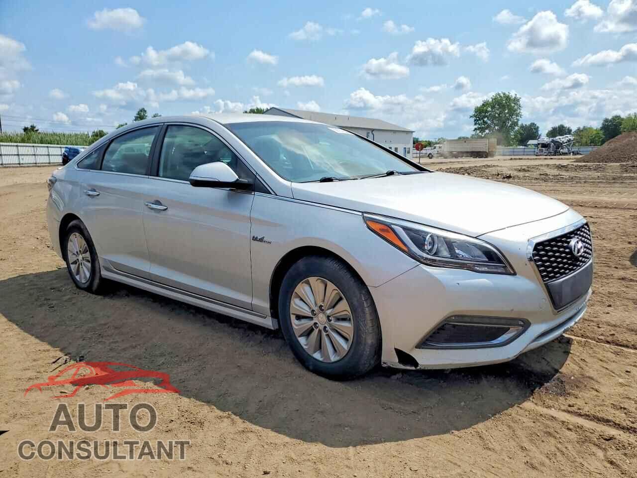 HYUNDAI SONATA 2017 - KMHE24L1XHA044021