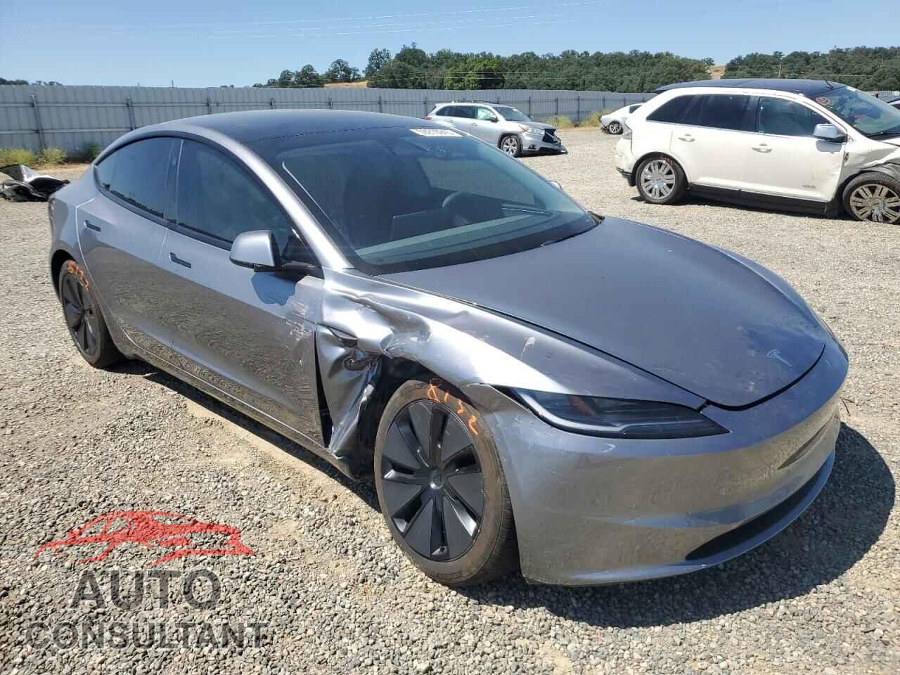 TESLA MODEL 3 2025 - 5YJ3E1EA2SF924854