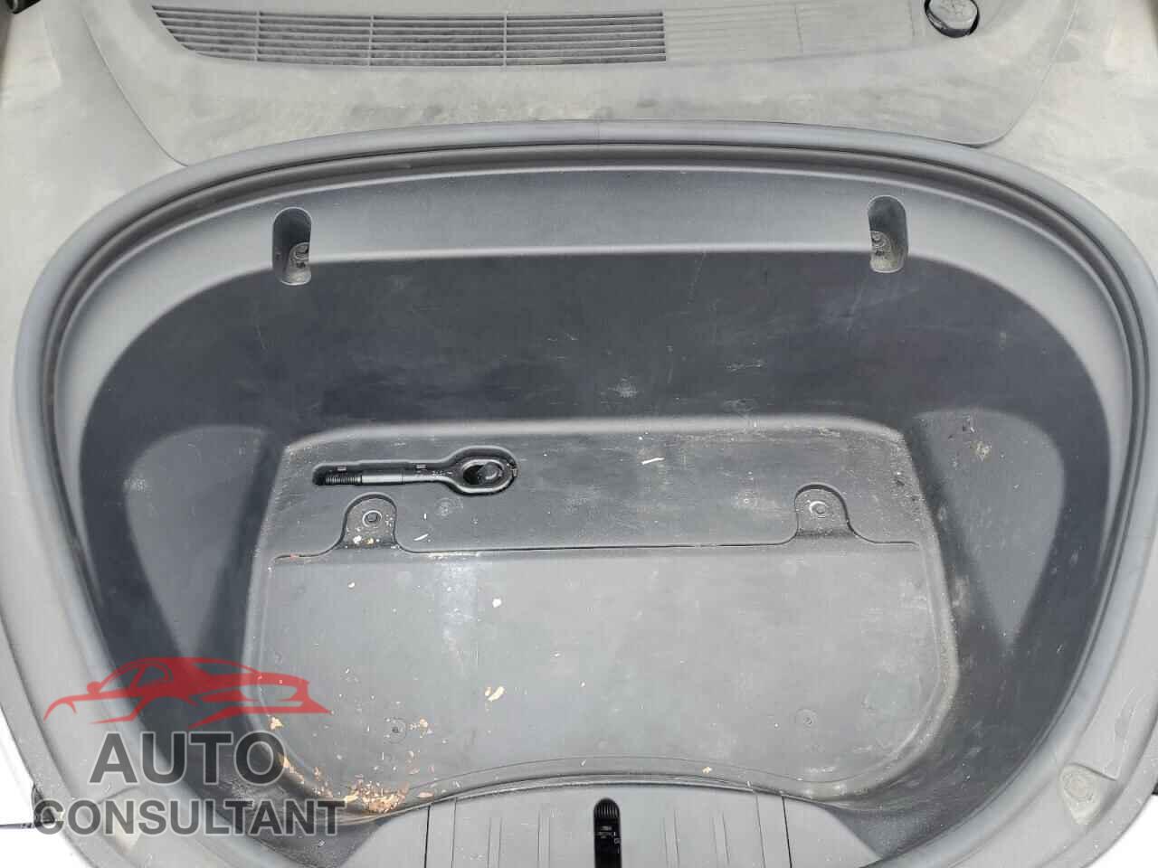 TESLA MODEL 3 2020 - 5YJ3E1EA6LF615387