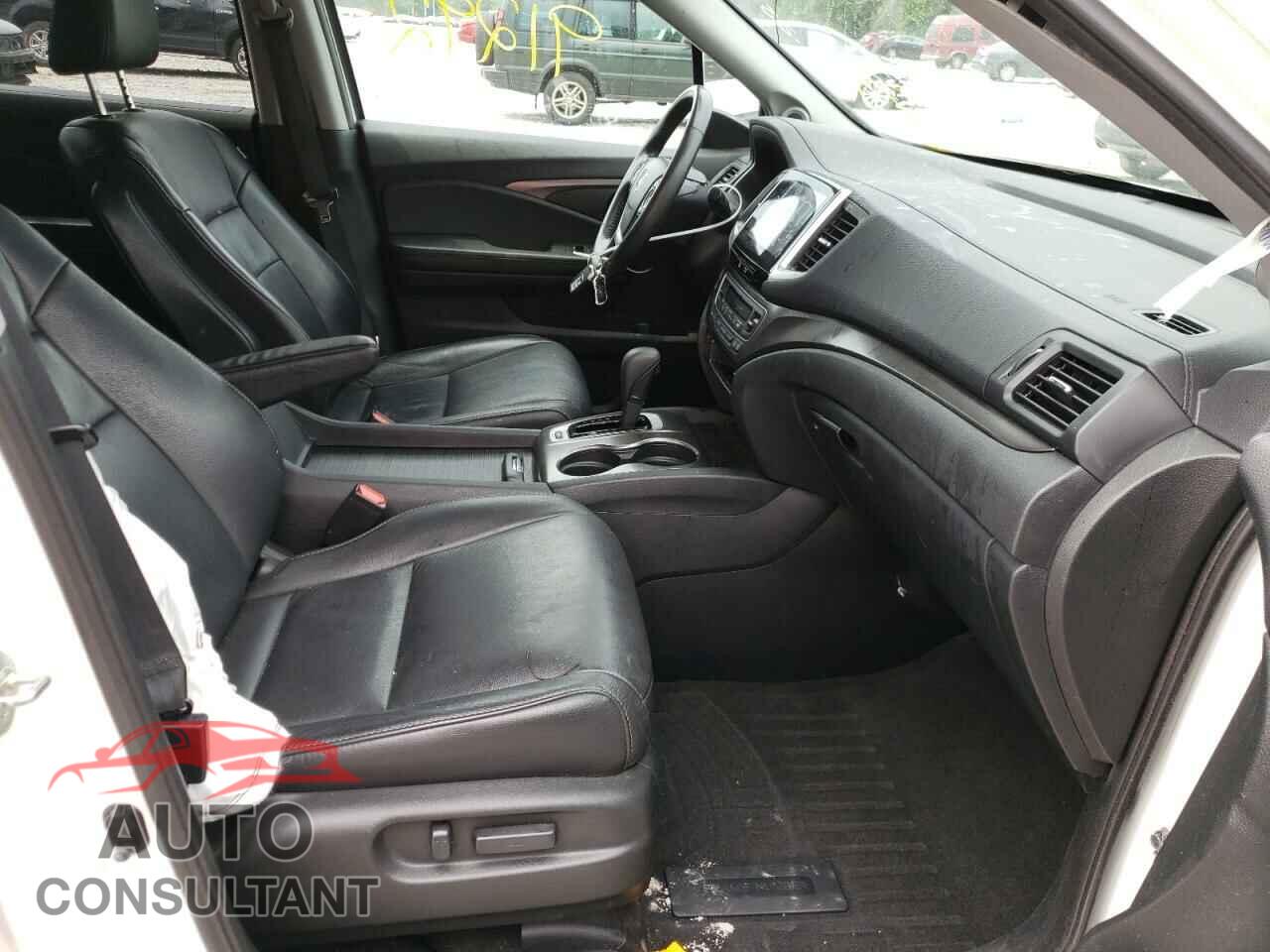 HONDA PILOT 2017 - 5FNYF5H68HB018041