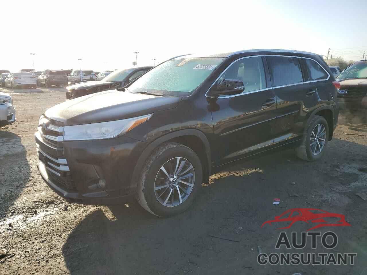 TOYOTA HIGHLANDER 2018 - 5TDJZRFH8JS838948
