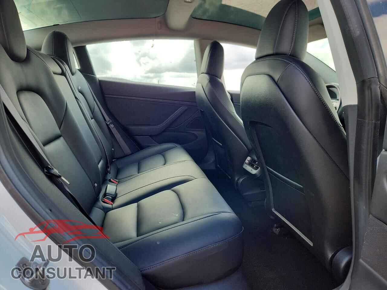 TESLA MODEL 3 2018 - 5YJ3E1EA4JF019658
