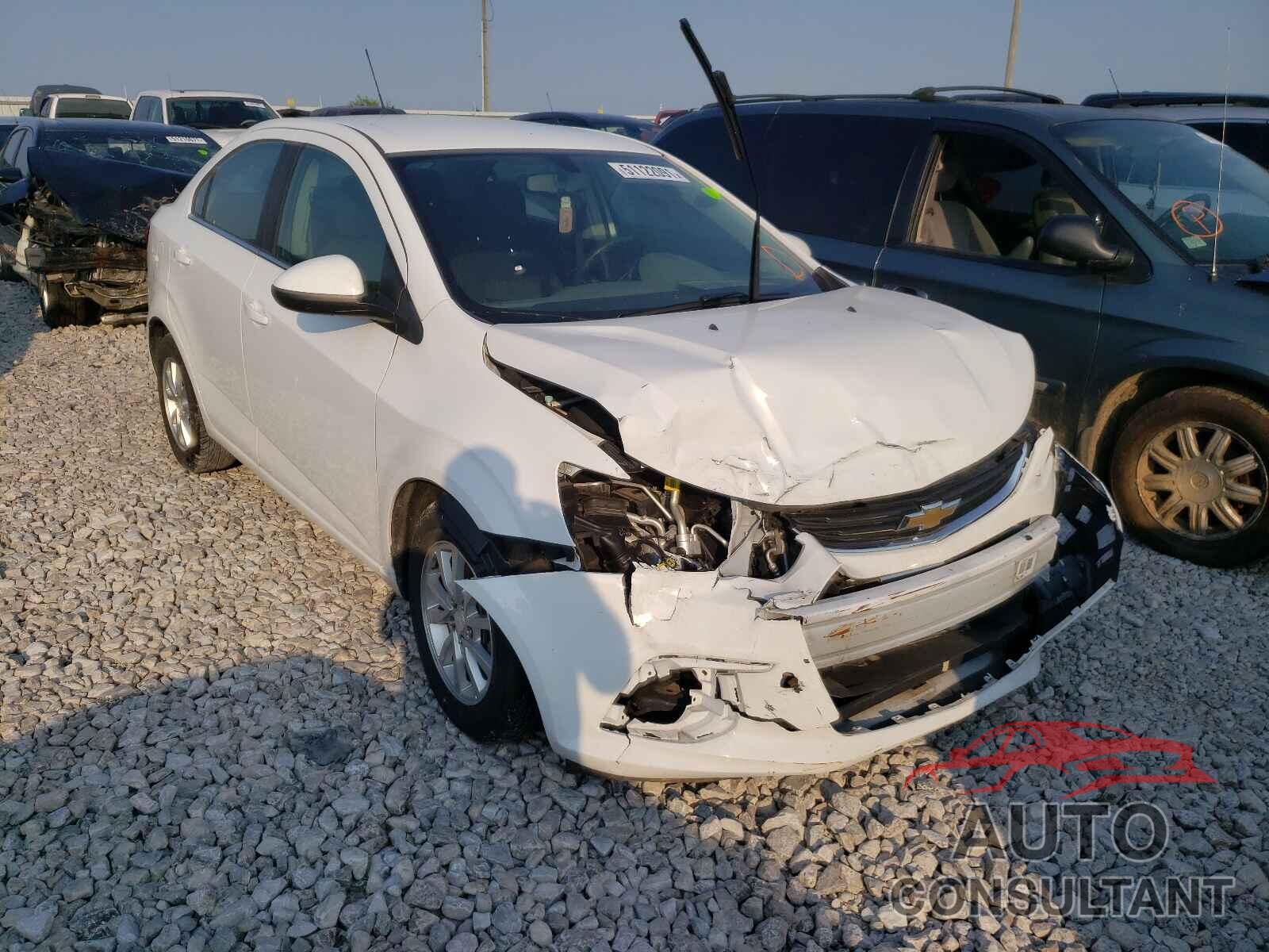 CHEVROLET SONIC 2018 - 1G1JD5SH6J4125628