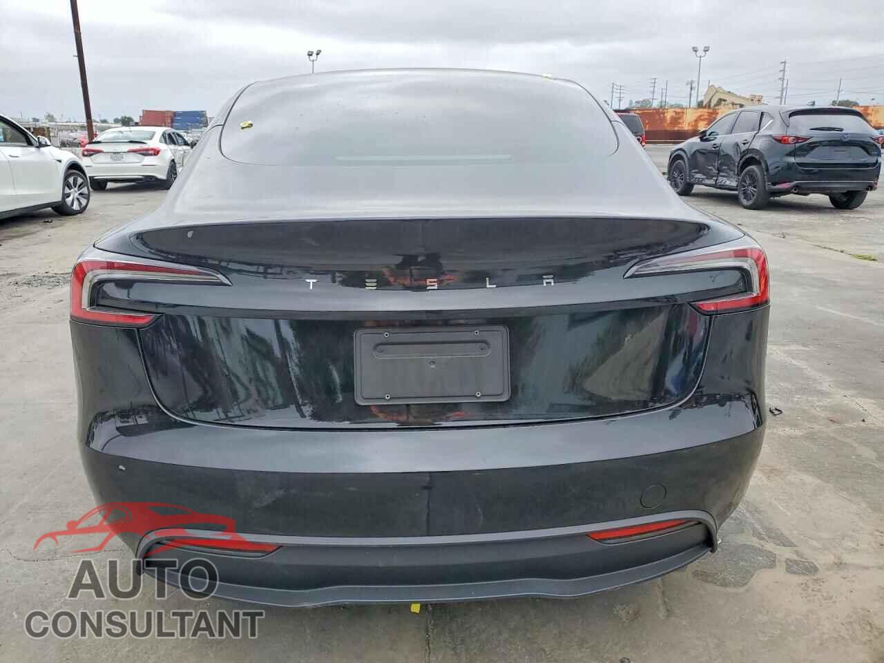 TESLA MODEL 3 2024 - 5YJ3E1EA5RF829909