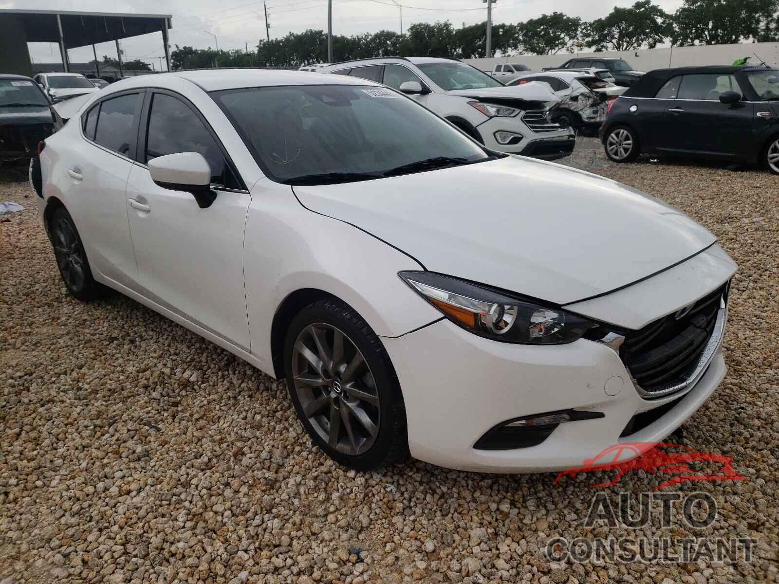 MAZDA 3 2018 - 3MZBN1V32JM183657