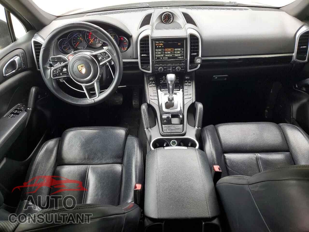 PORSCHE CAYENNE 2016 - WP1AA2A26GKA09778