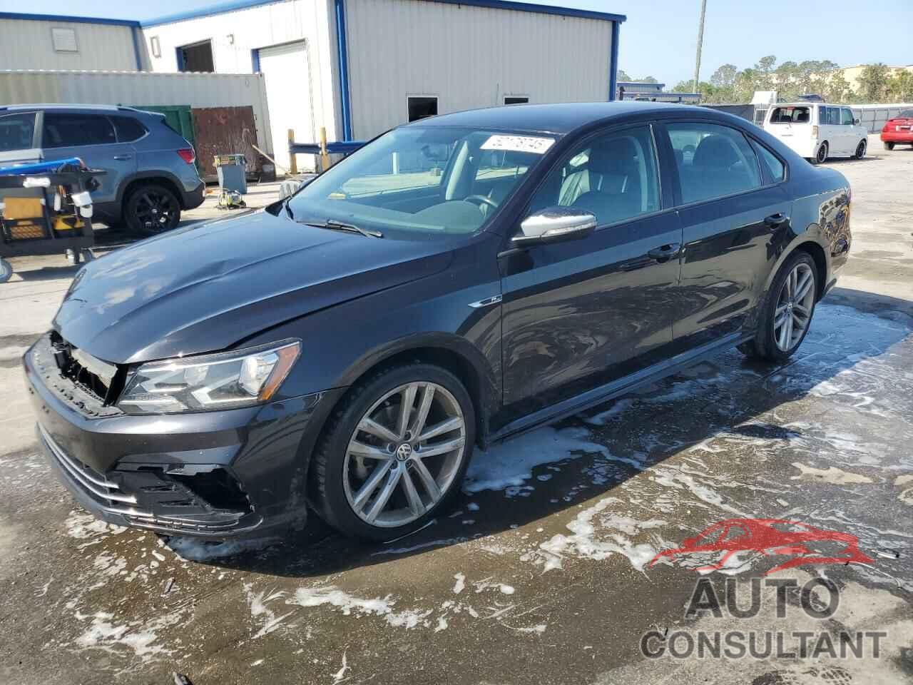 VOLKSWAGEN PASSAT 2018 - 1VWAA7A39JC025320
