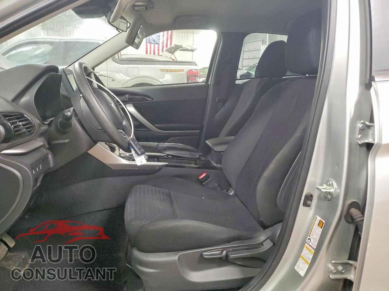 MITSUBISHI ECLIPSE 2024 - JA4ATVAA9RZ035638