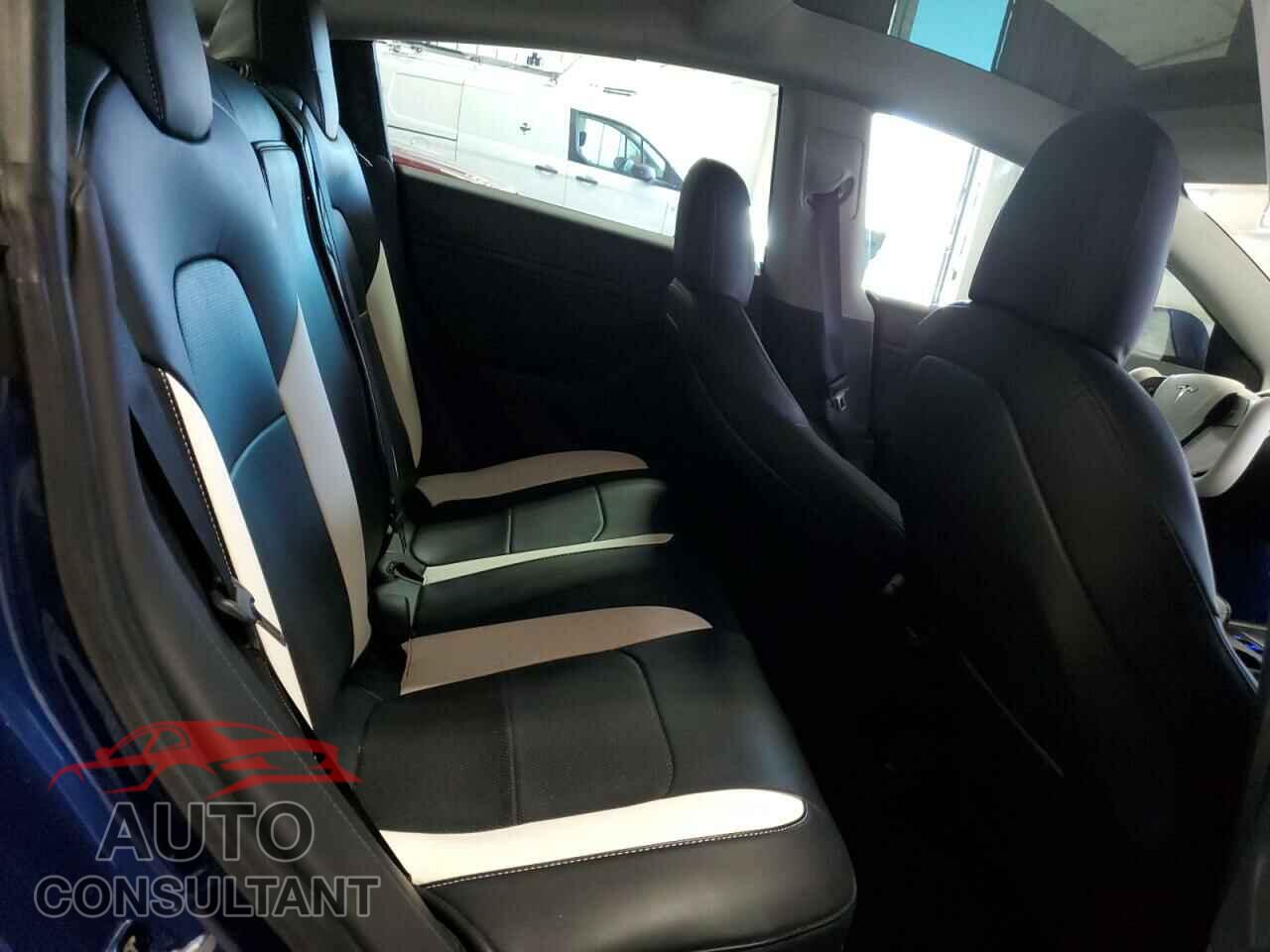 TESLA MODEL 3 2021 - 5YJ3E1EB6MF902352