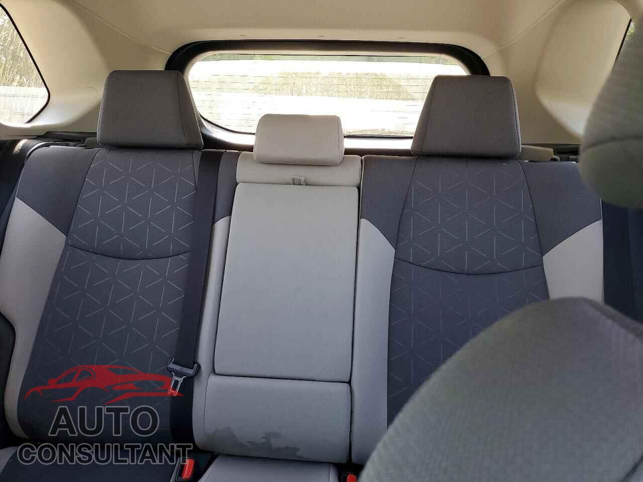 TOYOTA RAV4 2024 - JTMP1RFV9RD108366