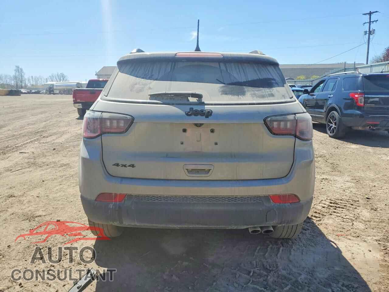 JEEP COMPASS 2018 - 3C4NJDBB2JT325259