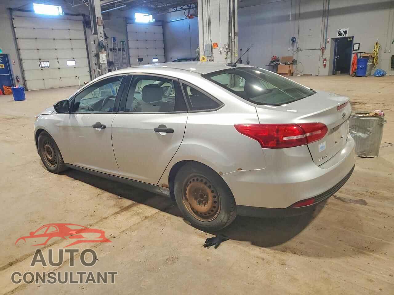 FORD FOCUS 2015 - 1FADP3E27FL257923