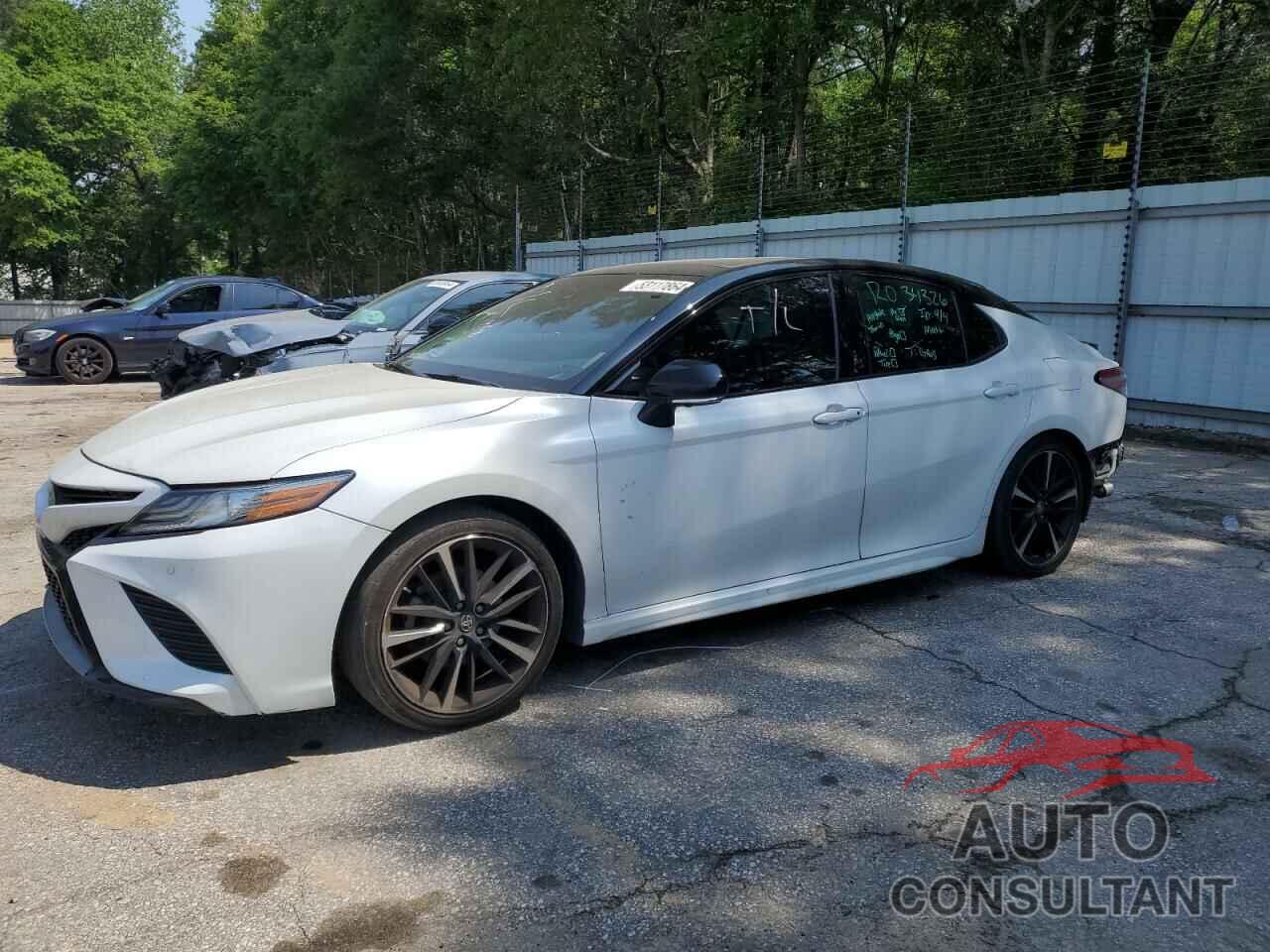 TOYOTA CAMRY 2018 - 4T1B61HK6JU101407