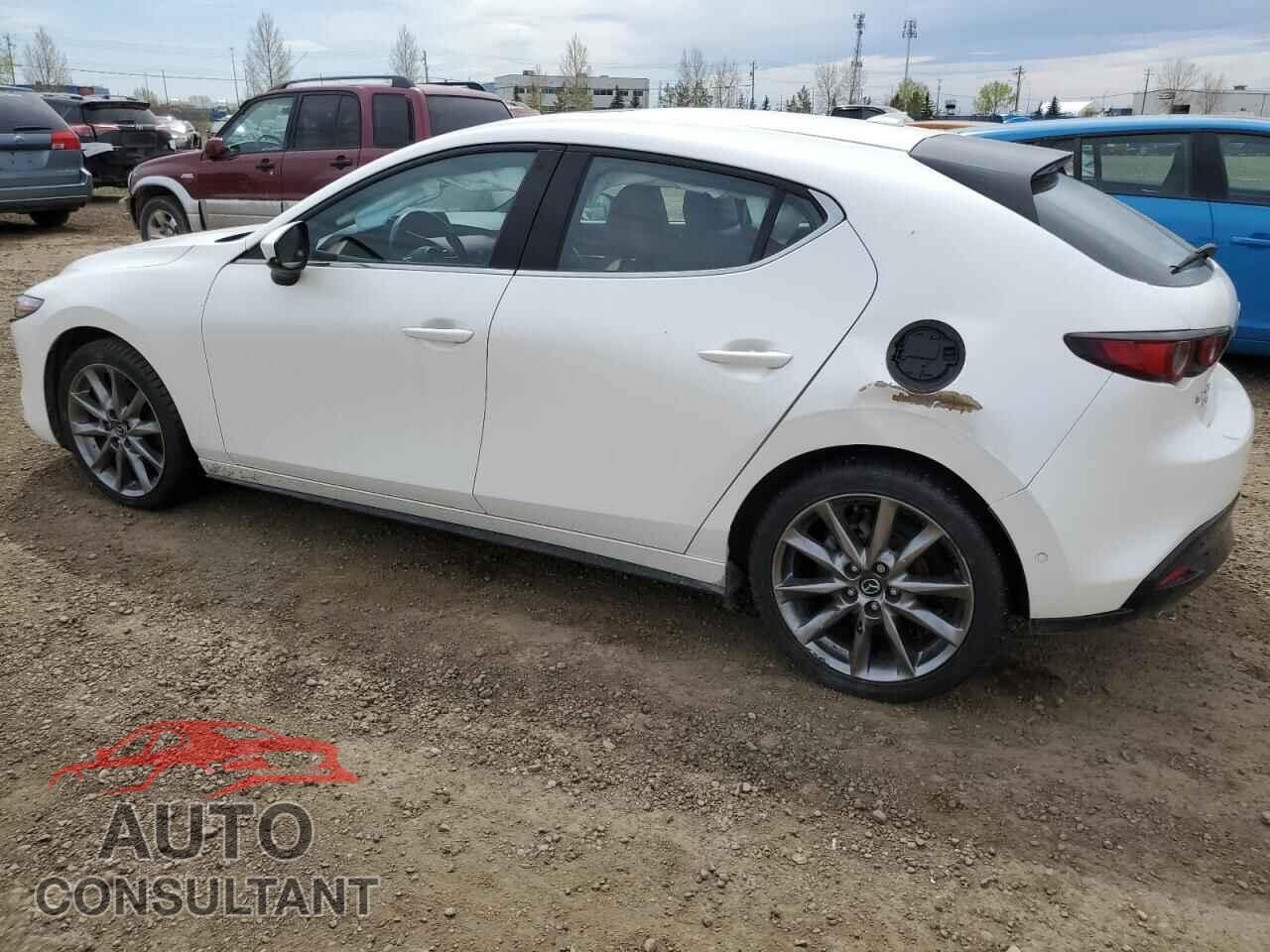 MAZDA 3 2021 - JM1BPBML9M1303184