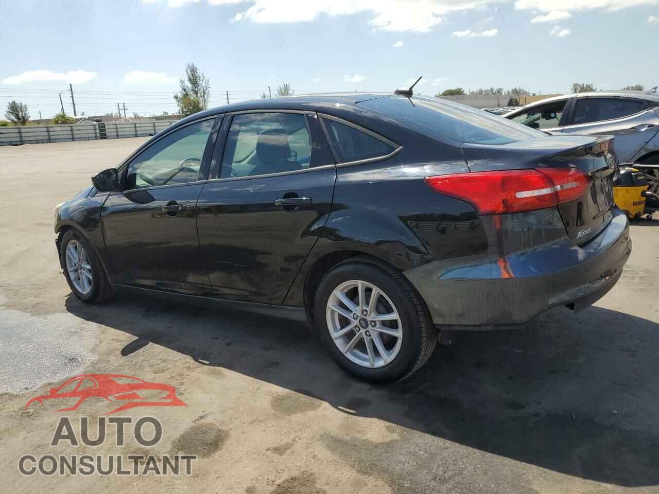 FORD FOCUS 2017 - 1FADP3F26HL221366
