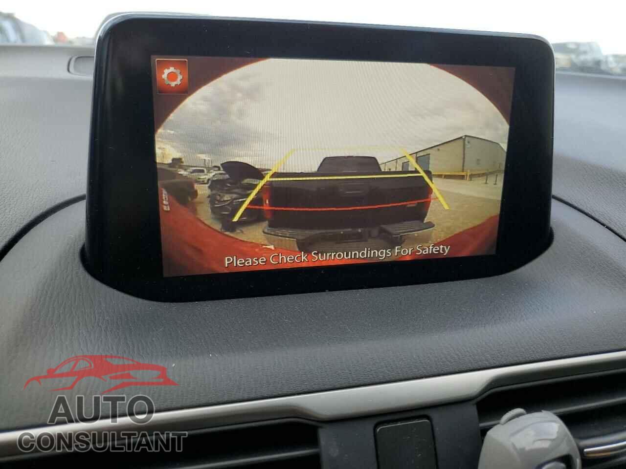 MAZDA 3 2018 - 3MZBN1V3XJM186337