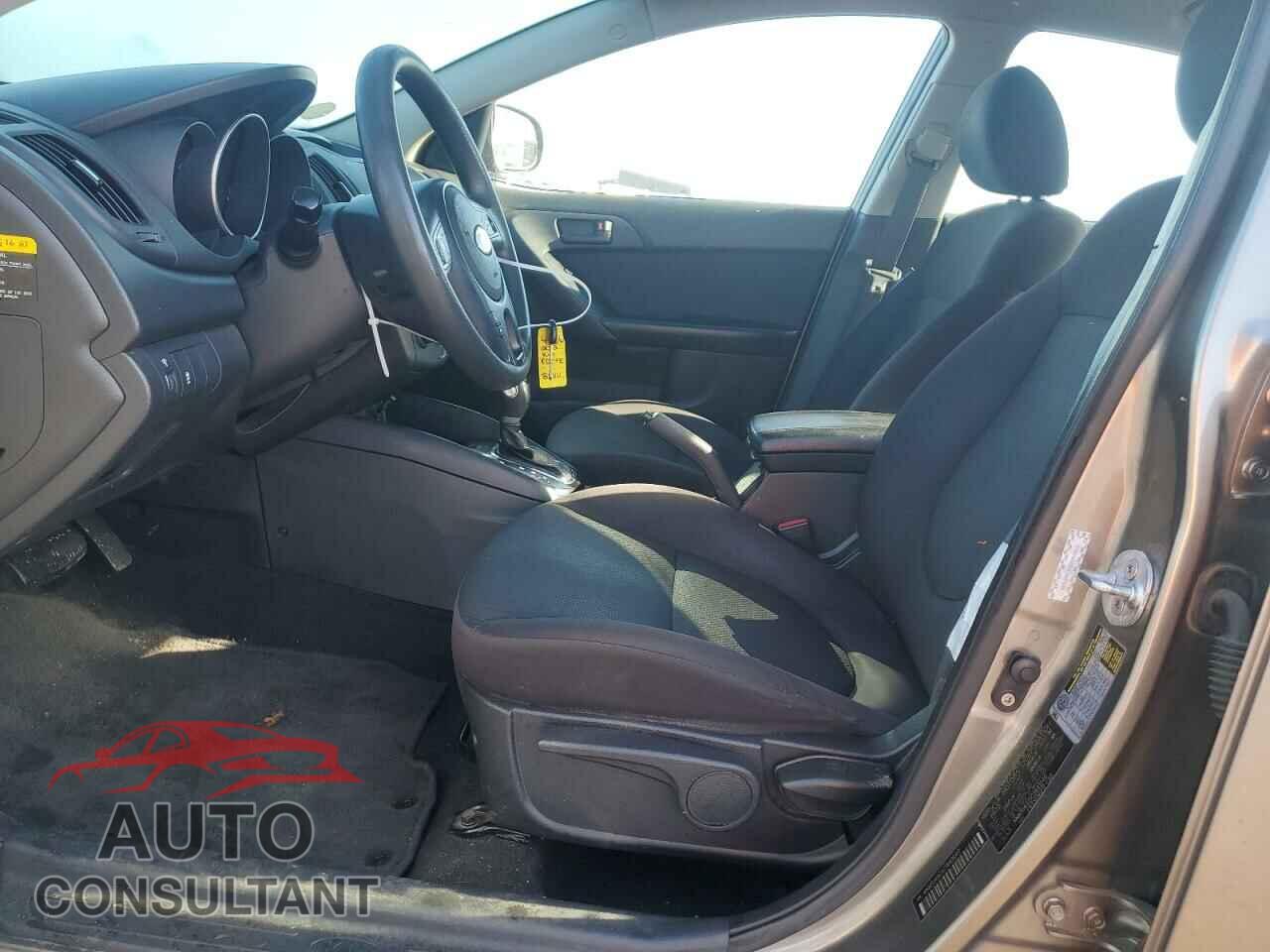 KIA FORTE 2012 - KNAFU4A21C5641040