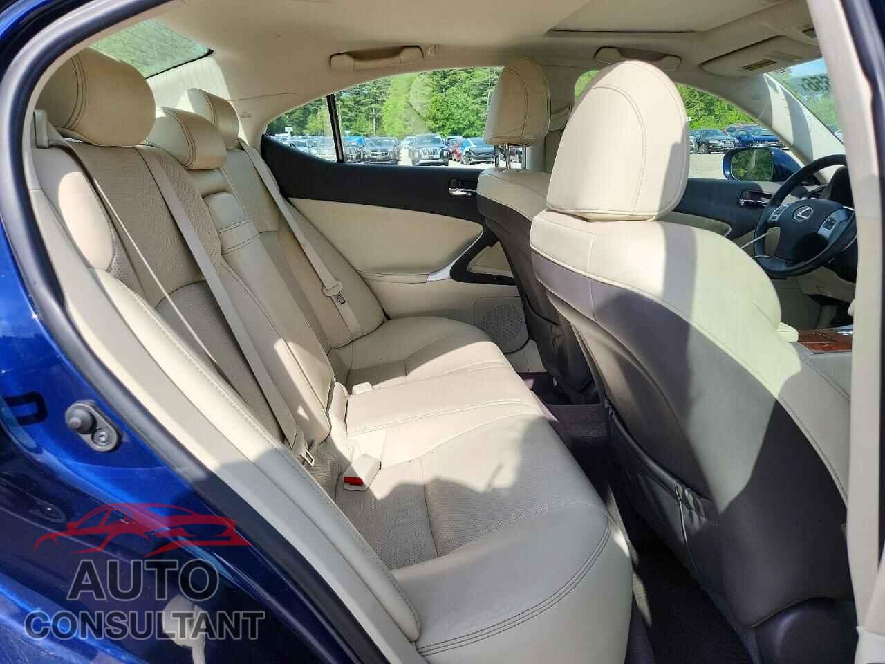 LEXUS IS 2012 - JTHCF5C21C5053348