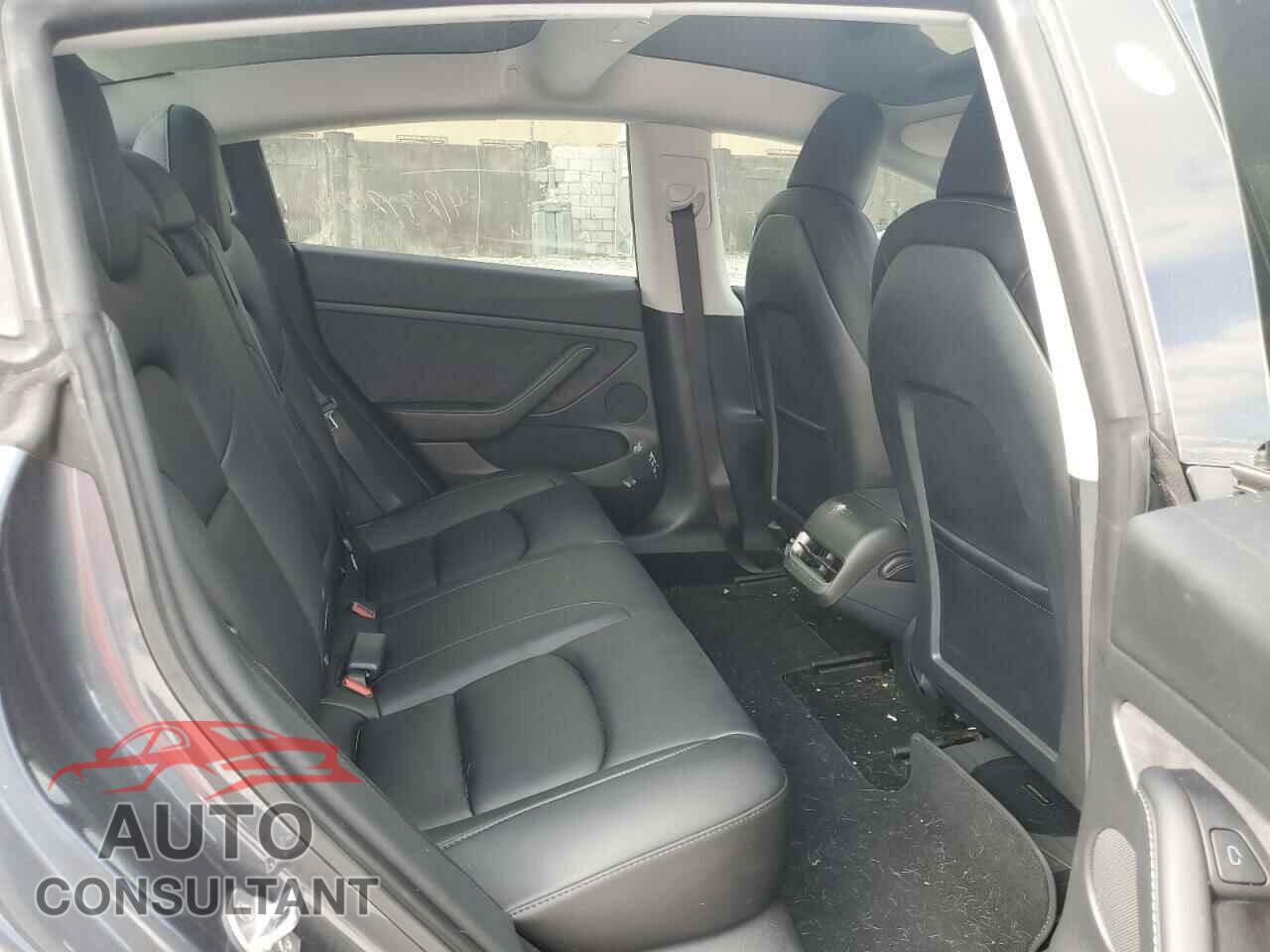 TESLA MODEL 3 2021 - 5YJ3E1EB0MF979685