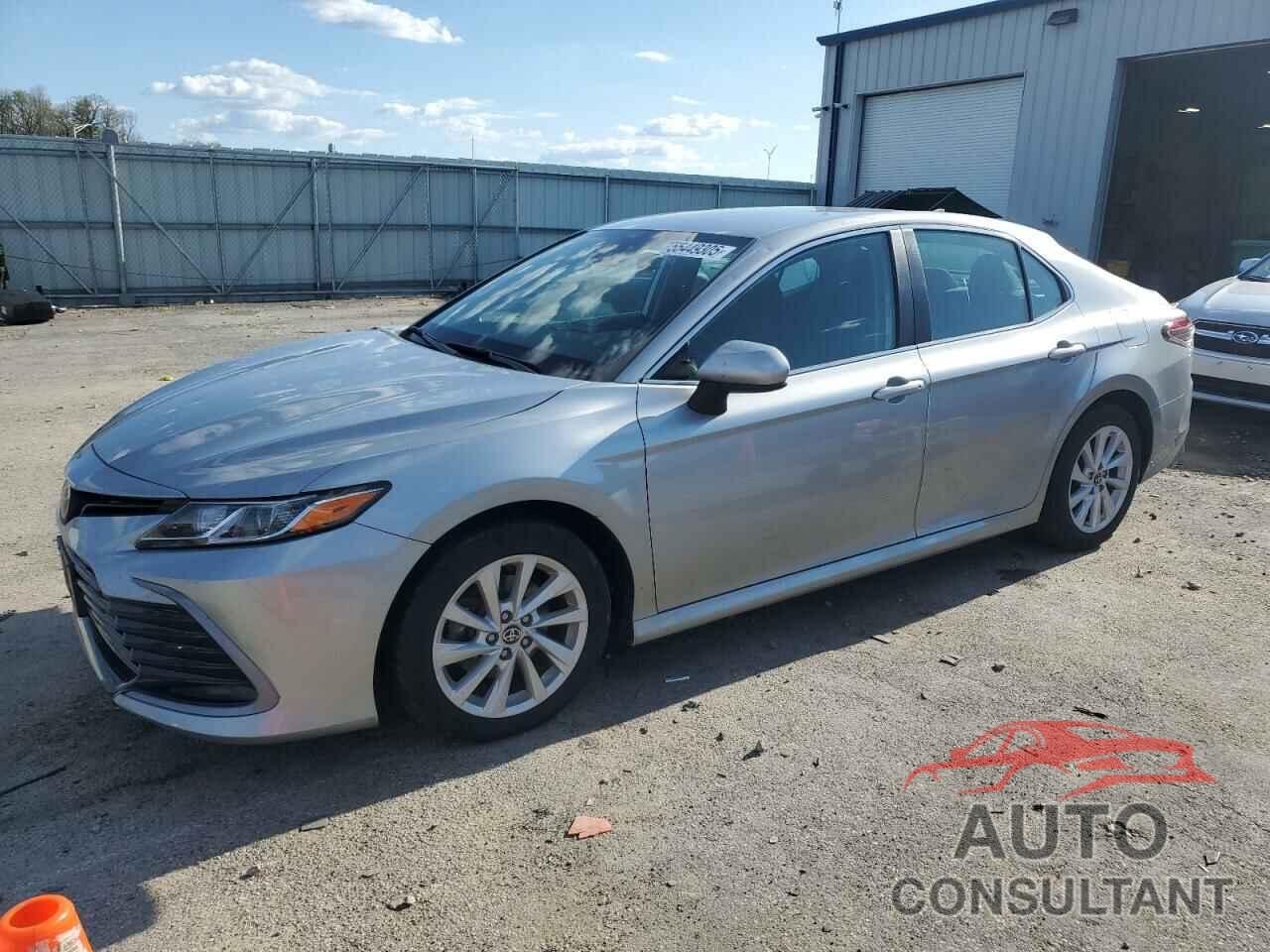 TOYOTA CAMRY 2022 - 4T1C11BK8NU070369