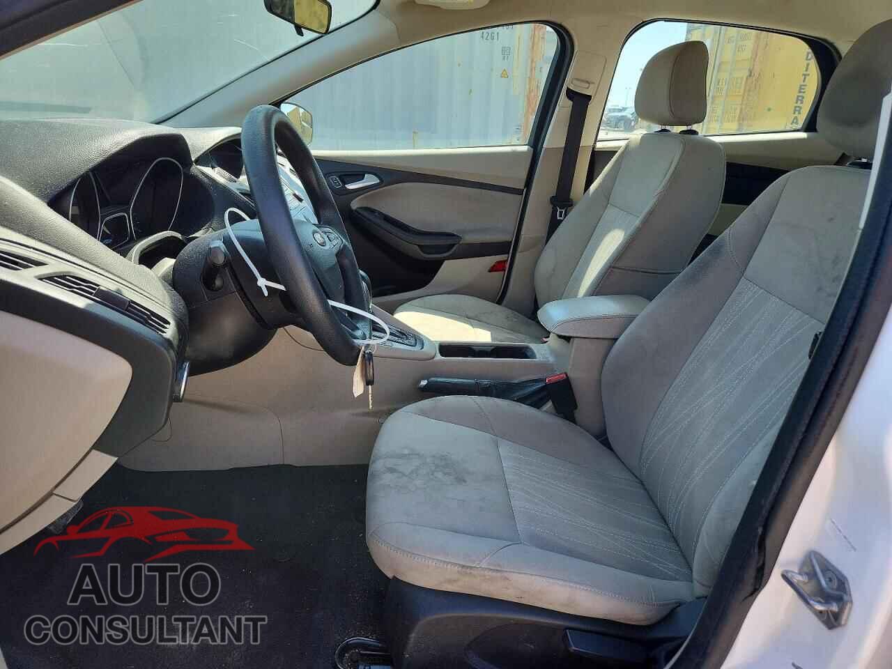 FORD FOCUS 2018 - 1FADP3F24JL201509