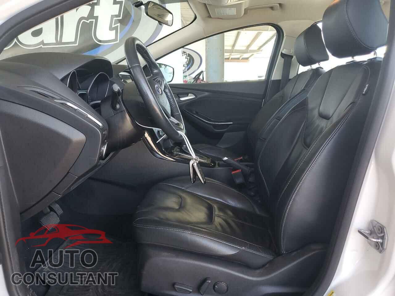 FORD FOCUS 2015 - 1FADP3N20FL361735