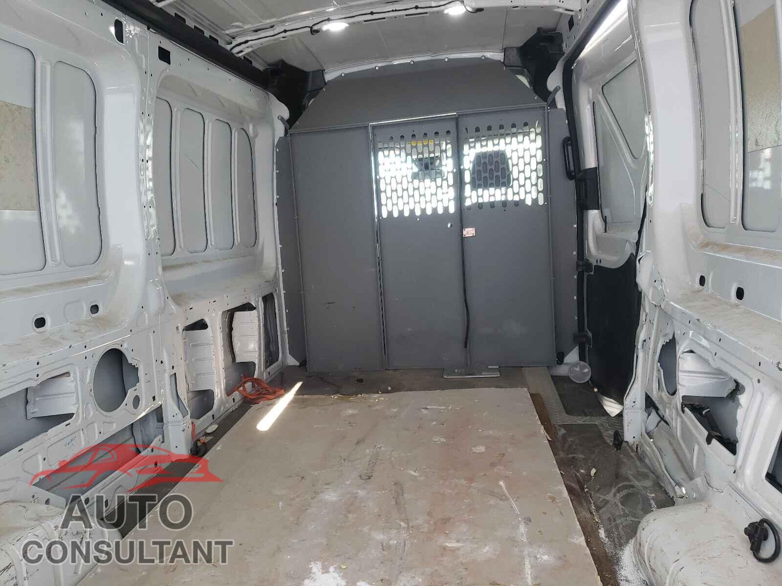FORD TRANSIT CO 2018 - 1FTYR2CM2JKB44822