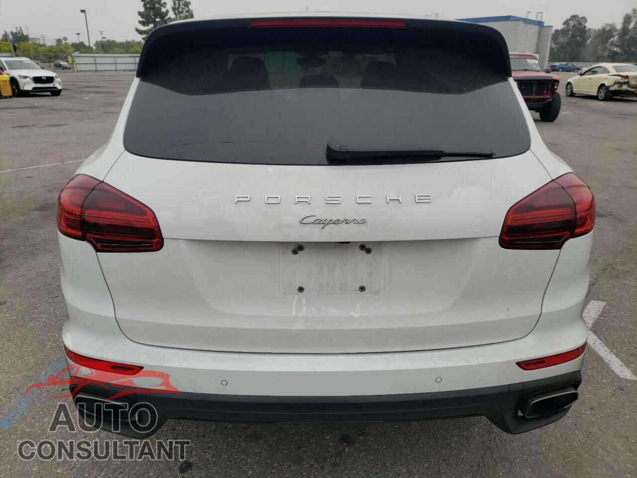 PORSCHE CAYENNE 2016 - WP1AA2A23GLA00403