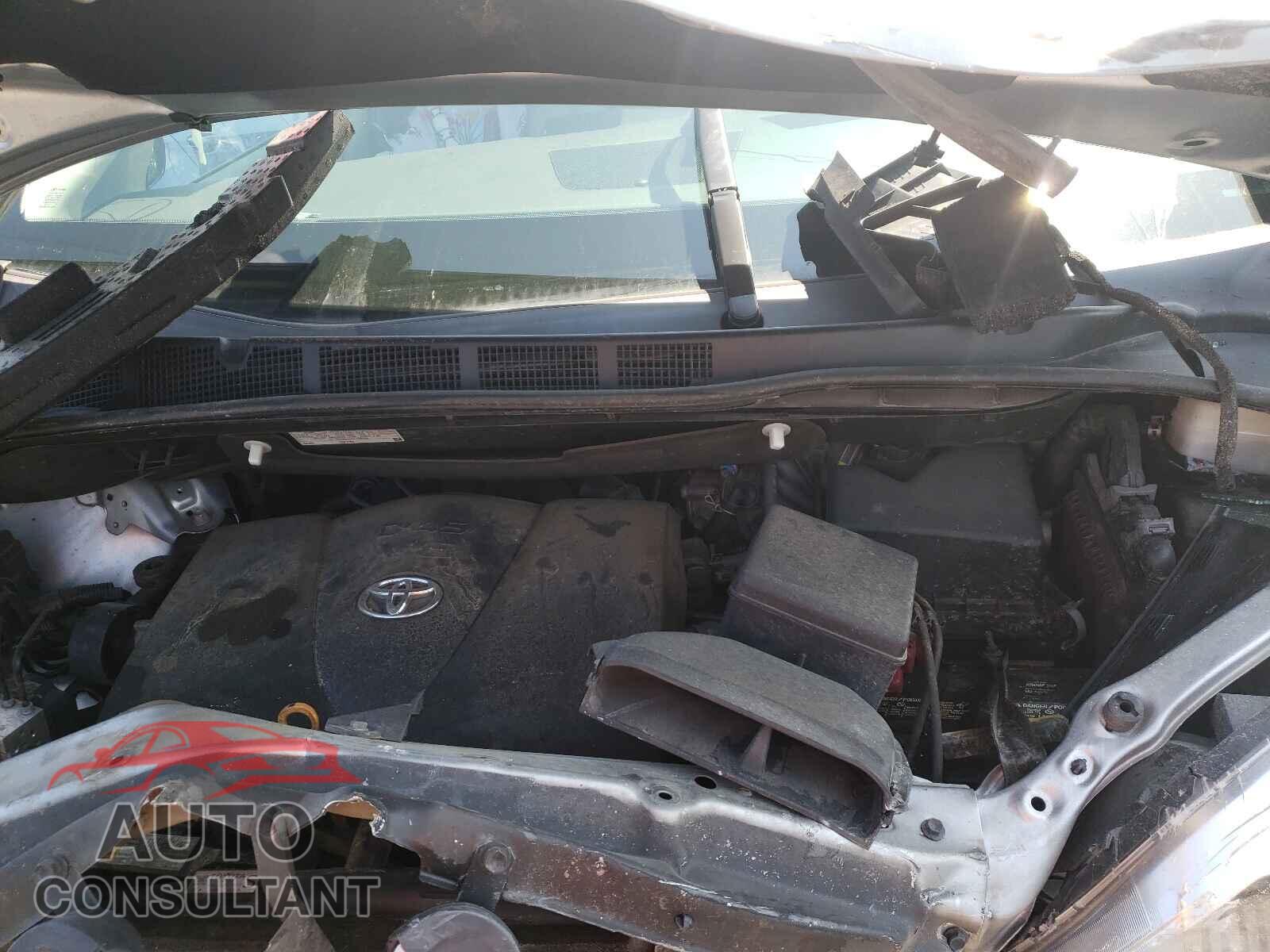 TOYOTA SIENNA 2018 - 5TDYZ3DC4JS954263