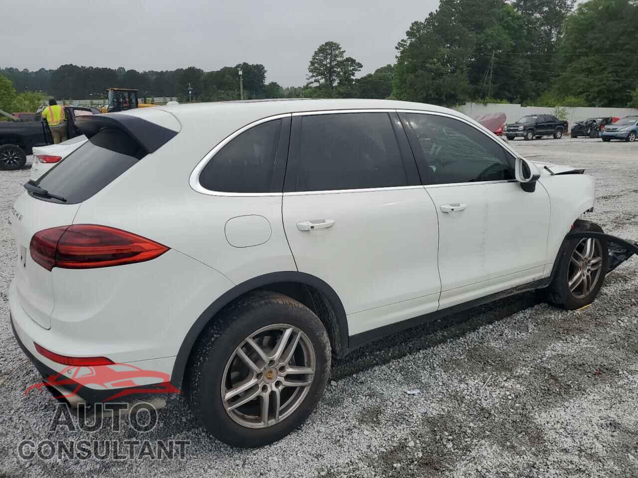 PORSCHE CAYENNE 2016 - WP1AA2A25GLA10575