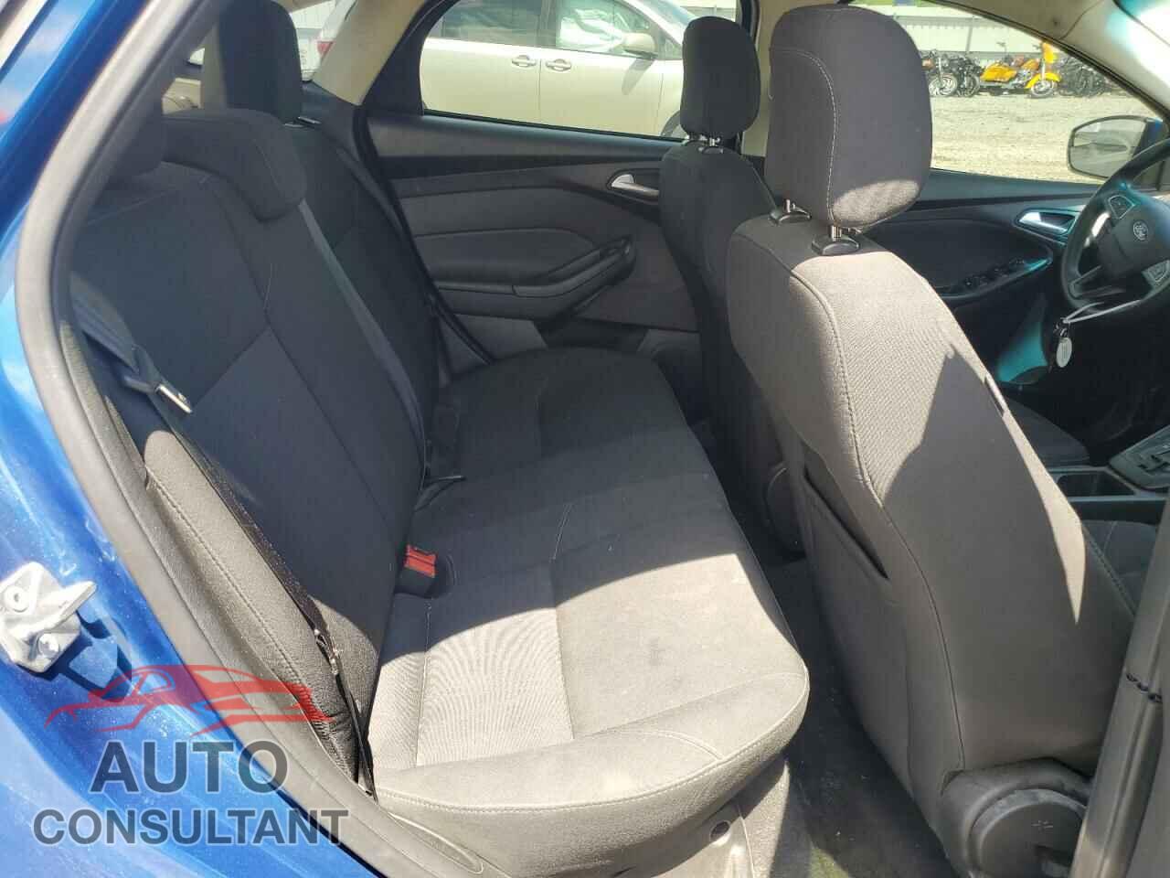 FORD FOCUS 2018 - 1FADP3FE2JL293021