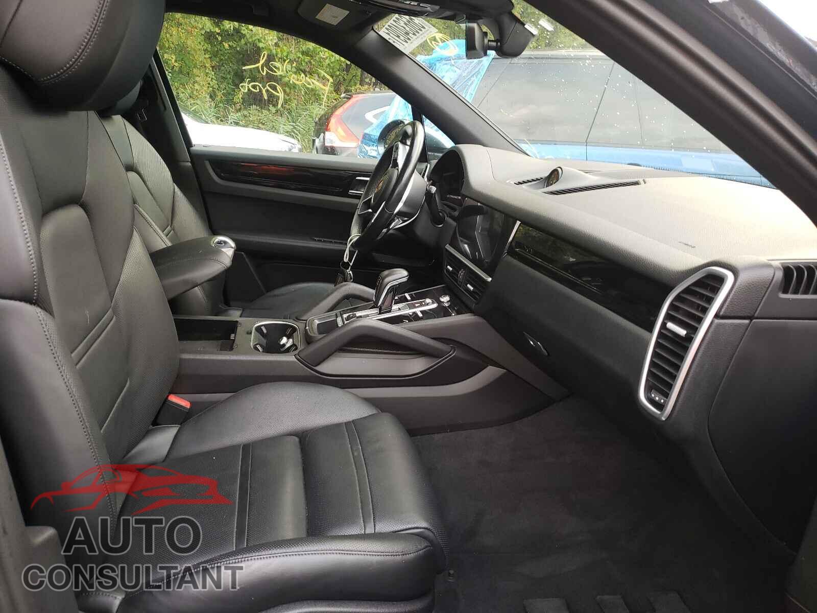 PORSCHE CAYENNE 2019 - WP1AA2AY8KDA01697