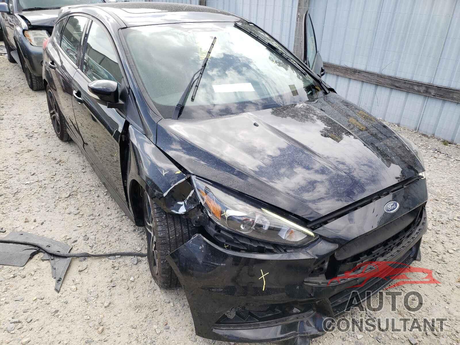FORD FOCUS 2017 - 1FADP3L93HL302374