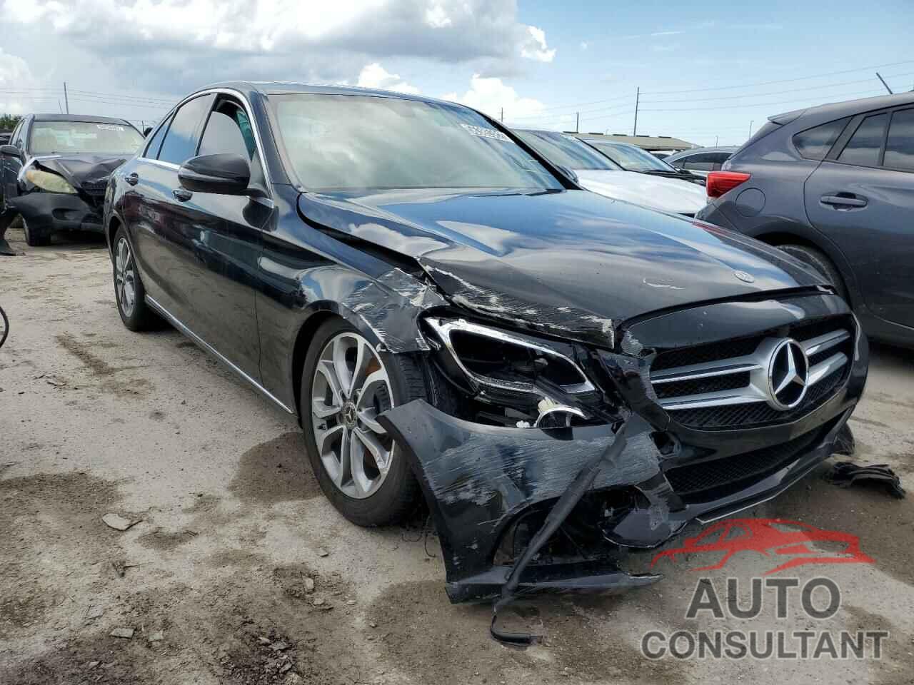 MERCEDES-BENZ C-CLASS 2018 - 55SWF4JB1JU238845